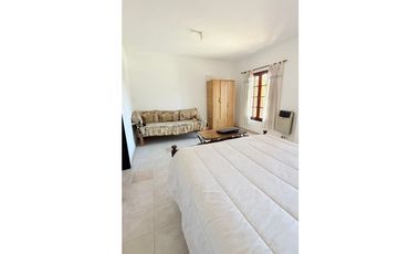 VENDO CASA TRES DORMITORIOS A METROS DE RECTA MARTINOLI