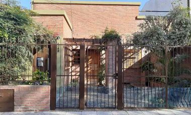Casa PH en venta en Quilmes Este