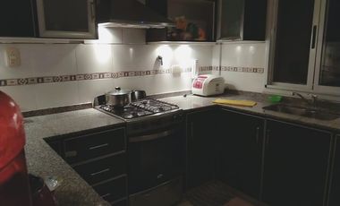 Triplex en venta en Ezpeleta Este