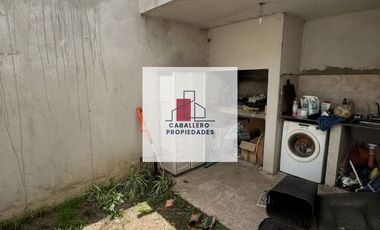 Casa en alquiler c/ cochera en San Pedro Nolasco