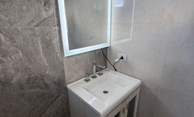 Casa en alquiler c/ cochera en San Pedro Nolasco