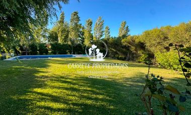 OPORTUNIDAD. Casa en venta de 4 dormitorios y pileta. Santa Guadalupe. Pilar.