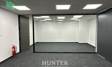 Oficina en Arriendo en Avda Santa Maria / Carolina Rabat