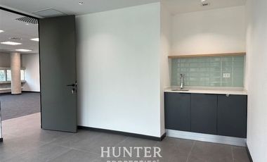 Oficina en Arriendo en Avda Santa Maria / Carolina Rabat