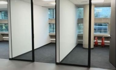 Oficina en Arriendo en Avda Santa Maria / Carolina Rabat