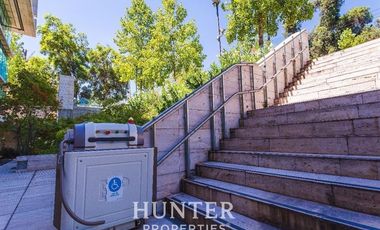 Oficina en Arriendo en Avda Santa Maria / Carolina Rabat