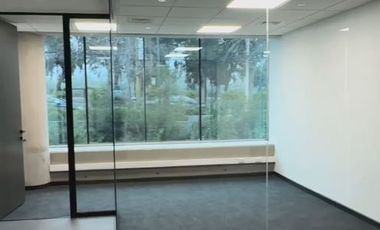 Oficina en Arriendo en Avda Santa Maria / Carolina Rabat