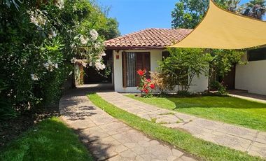 Casa en Arriendo en A pasos del colegio The British Royal School cerca de Hospital Militar