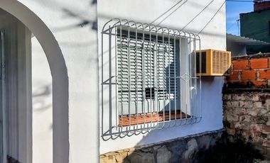 ALQUILO CASA AL FRENTE CON PARQUE Y PATIO EN TAPIALES