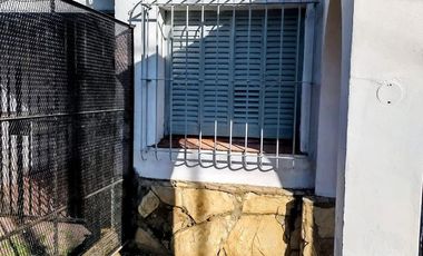 ALQUILO CASA AL FRENTE CON PARQUE Y PATIO EN TAPIALES