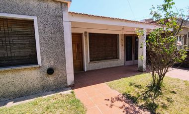 VENTA CASA 3 DORM  Bº AYACUCHO, SOBRE AVENIDA CAPDEVILA