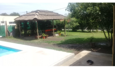 HERMOSA CASA en VENTA doble lote VILLA ESQUIU. Bº PRIVADO