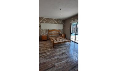 HERMOSA CASA en VENTA doble lote VILLA ESQUIU. Bº PRIVADO
