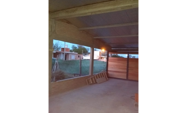 HERMOSA CASA en VENTA doble lote VILLA ESQUIU. Bº PRIVADO