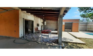 HERMOSA CASA en VENTA doble lote VILLA ESQUIU. Bº PRIVADO