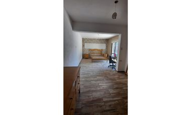 HERMOSA CASA en VENTA doble lote VILLA ESQUIU. Bº PRIVADO