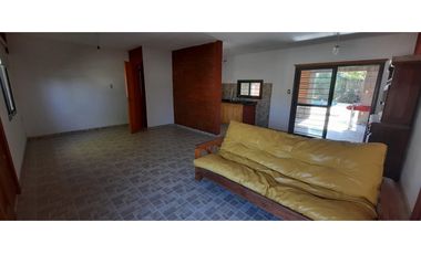 HERMOSA CASA en VENTA doble lote VILLA ESQUIU. Bº PRIVADO