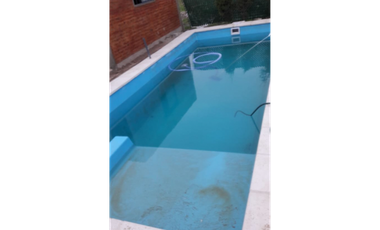 HERMOSA CASA en VENTA doble lote VILLA ESQUIU. Bº PRIVADO