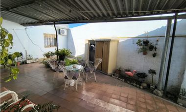 VENTA CASA 2 DORM + DEPTO en Bº AYACUCHO