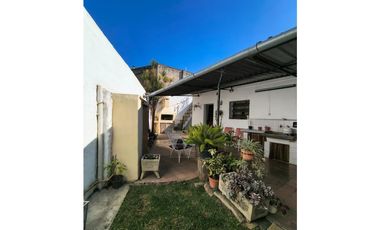 VENTA CASA 2 DORM + DEPTO en Bº AYACUCHO