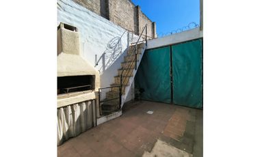 VENTA CASA 2 DORM + DEPTO en Bº AYACUCHO
