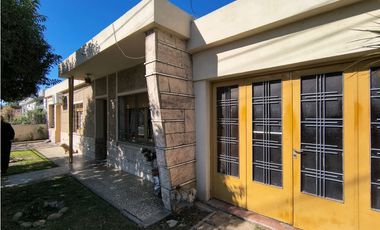 VENTA CASA 2 DORM + DEPTO en Bº AYACUCHO