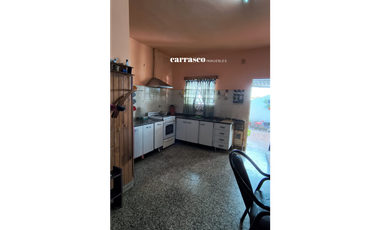 VENTA CASA 2 DORM + DEPTO en Bº AYACUCHO