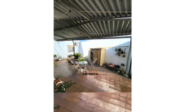 VENTA CASA 2 DORM + DEPTO en Bº AYACUCHO