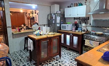 Se vende casa de 3 recámaras con local comercial en Col. Moctezuma 2da sección, Venustiano Carranza