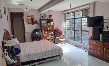 Se vende casa de 3 recámaras con local comercial en Col. Moctezuma 2da sección, Venustiano Carranza