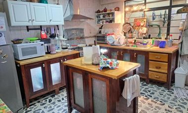 Se vende casa de 3 recámaras con local comercial en Col. Moctezuma 2da sección, Venustiano Carranza