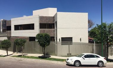 Renta increíble casa en Jardines en la Montaña, Tlalpan.