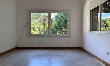 Casa en en venta en barrio Álamo Alto-6 amb-Pileta.