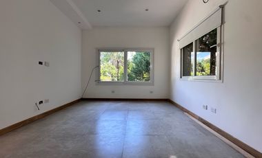 Casa en en venta en barrio Álamo Alto-6 amb-Pileta.