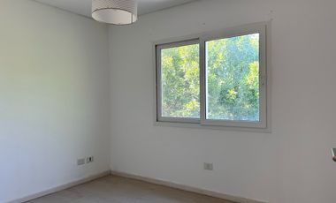 Casa en en venta en barrio Álamo Alto-6 amb-Pileta.