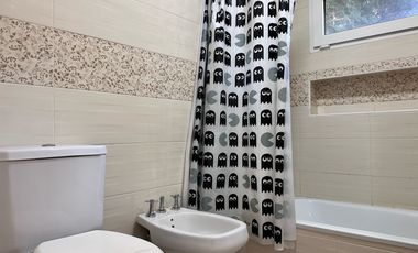 Casa en en venta en barrio Álamo Alto-6 amb-Pileta.