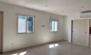 Casa en en venta en barrio Álamo Alto-6 amb-Pileta.