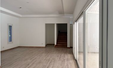 Casa en en venta en barrio Álamo Alto-6 amb-Pileta.