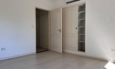 Casa en en venta en barrio Álamo Alto-6 amb-Pileta.