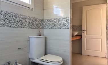 Casa en en venta en barrio Álamo Alto-6 amb-Pileta.