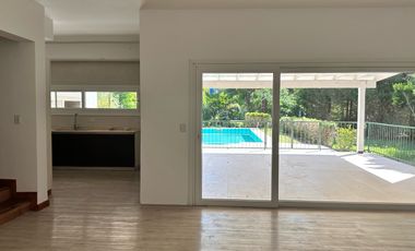 Casa en en venta en barrio Álamo Alto-6 amb-Pileta.