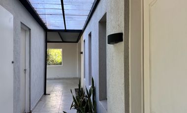 Casa en en venta en barrio Álamo Alto-6 amb-Pileta.