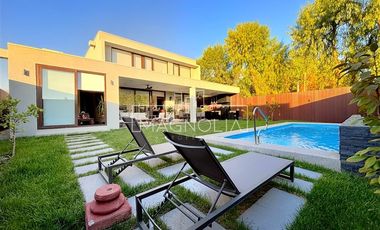 Casa en Arriendo en Avenida José Rabat