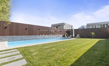 Casa en Arriendo en Avenida José Rabat