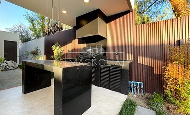 Casa en Arriendo en Avenida José Rabat