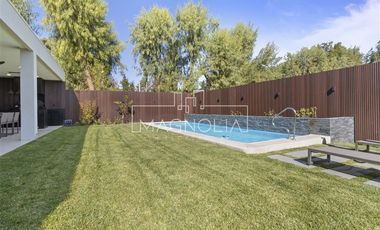 Casa en Arriendo en Avenida José Rabat