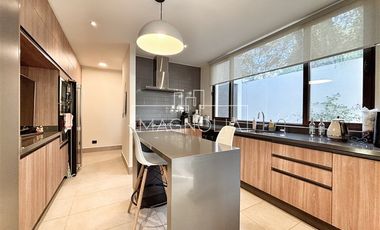 Casa en Arriendo en Avenida José Rabat