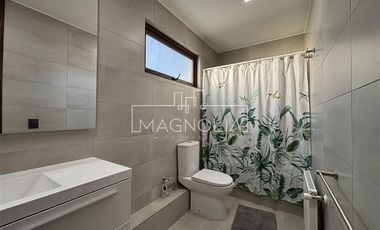 Casa en Arriendo en Avenida José Rabat