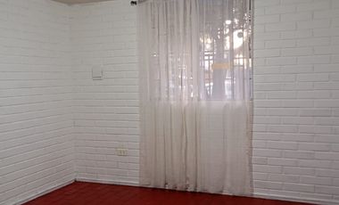 SE ARRIENDA CASA DE 2 PISOS, 2D 1B EN SAN ESTEBAN