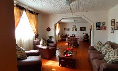 CASA CON AMPLIO TERRENO EN CHILLÁN VIEJO